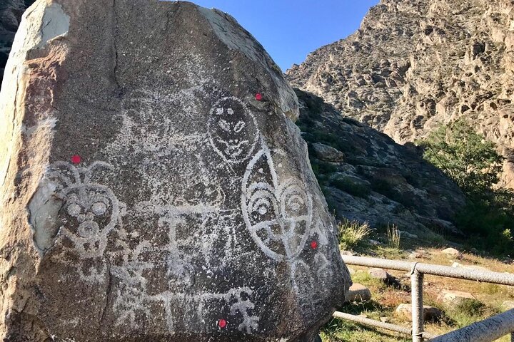3 Days Ningxia Desert Camping & Nomadic Rock Art Exploration