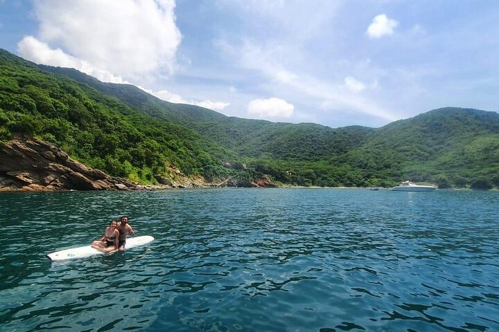 Sailing to Tayrona with Luis and his team: Unique!