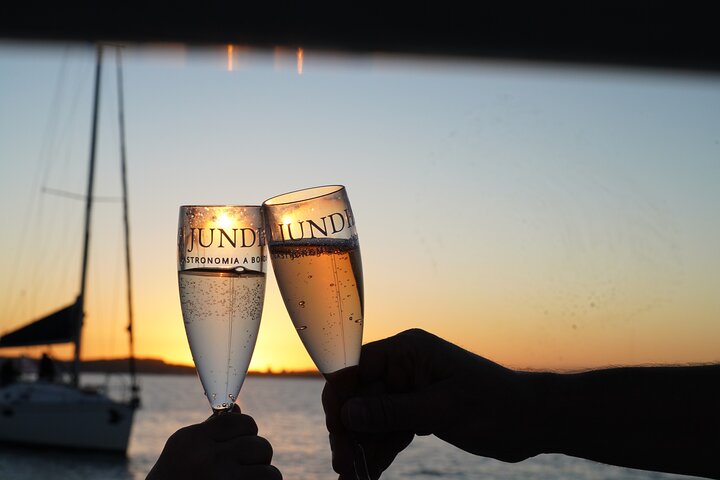 Gastronomic Experience aboard a Sailboat in Porto Alegre