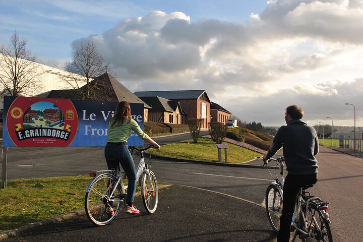 Private Guided Bike Tour of Deauville & Trouville in French