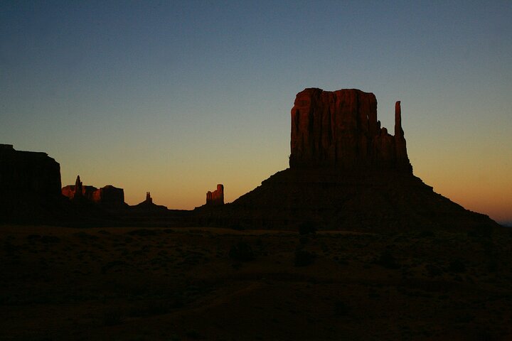 3.0 Hours of Monument Valley's Sunrise or Sunset 4×4 Tour