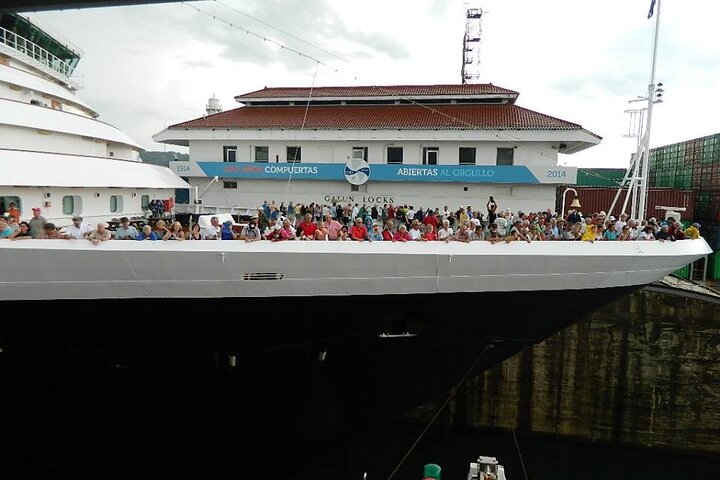 Cruiseline Excursion Colon: Panama City tour and Miraflores Locks