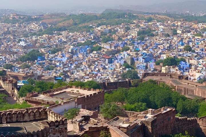 Mehrangarh Fort and Blue City Historic Tour with Local Guide