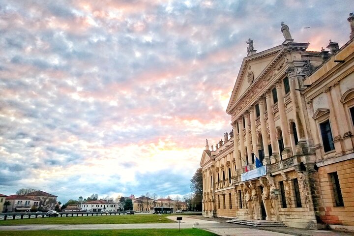 Tour to the Venetian Villas and the Brenta Riviera from Padua