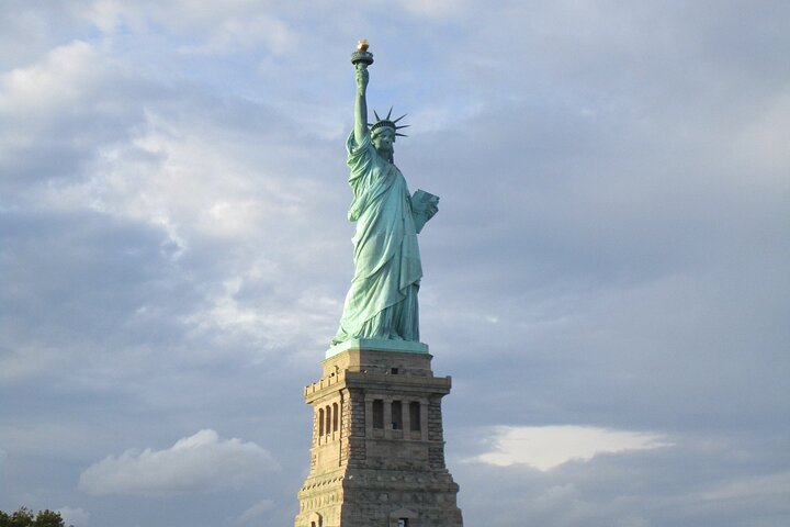 2.5-hour Guided Sailboat Tour