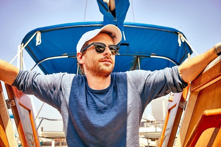 2.5-hour Guided Sailboat Tour