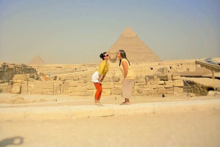 Full day tour to Giza Pyramids, Memphis, Sakkara & Dahshur with private guide