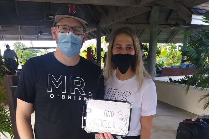 Round-Trip Transfer between Antigua Airport and Antigua Hotels