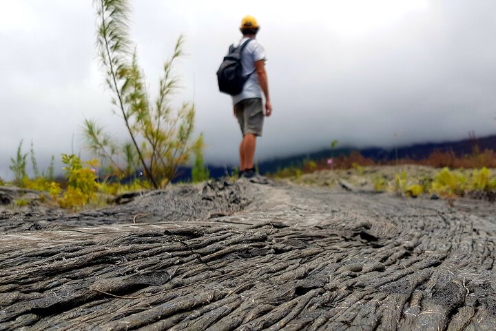 Guided tour of the 2004 lava tunnels