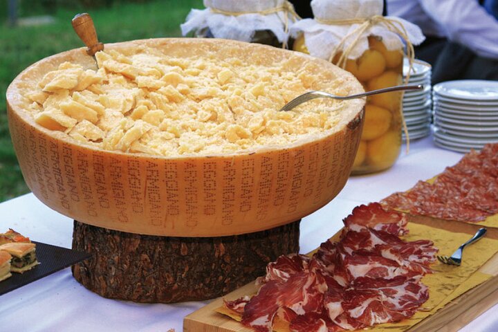 Private Parma Food Walking Tour with 10 Local Food Tastings