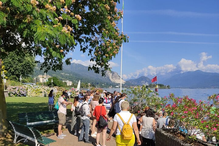 Stresa: 1-Day 3 Borromean Islands Hop-On Hop-Off Boat Tour