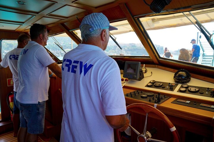 Tour of the Costa degli Dei by boat, 3 hours with aperitif included