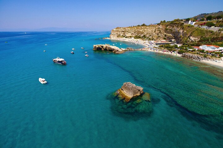 Tour of the Costa degli Dei by boat, 3 hours with aperitif included