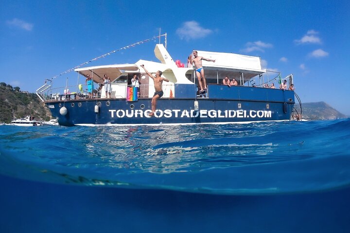 Tour of the Costa degli Dei by boat, 3 hours with aperitif included