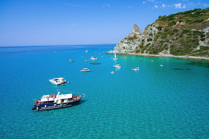 Tour of the Costa degli Dei by boat, 3 hours with aperitif included