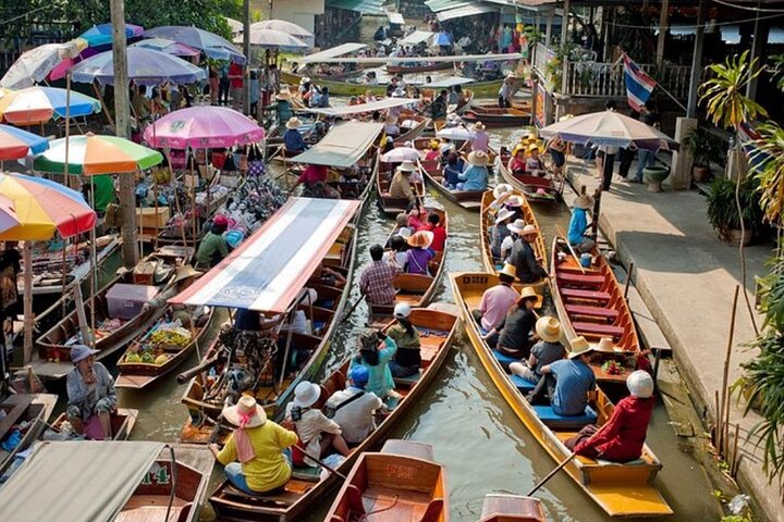Amphawa Floating Market and Maeklong Railway Private Afternoon Tour from Hua Hin