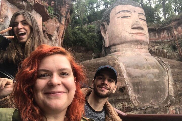 All Inclusive Private Trip to Chengdu Giant Panda Base and Leshan Giant Buddha