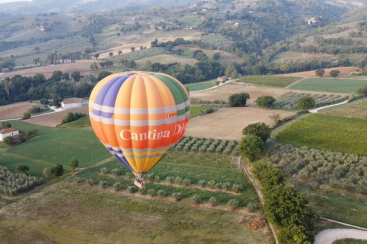 Professional hot air balloon rides at Assisi, Trasimeno in Umbria