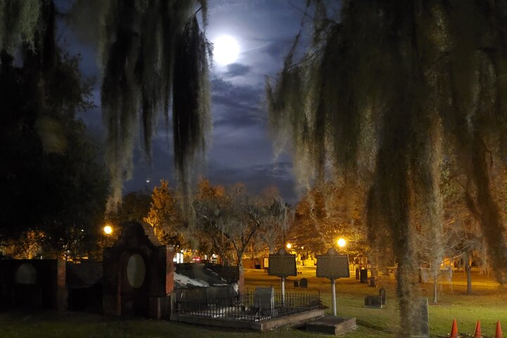 Savannah History and Haunts Candlelit Ghost Walking Tour