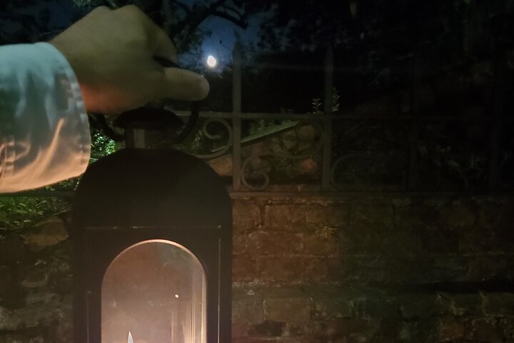 Savannah History and Haunts Candlelit Ghost Walking Tour
