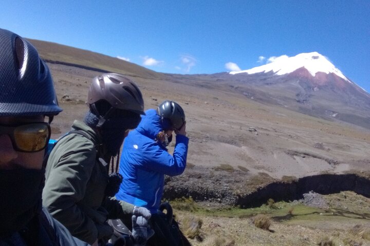 Strenuously Cotopaxi Volcano and birding by the lagoon