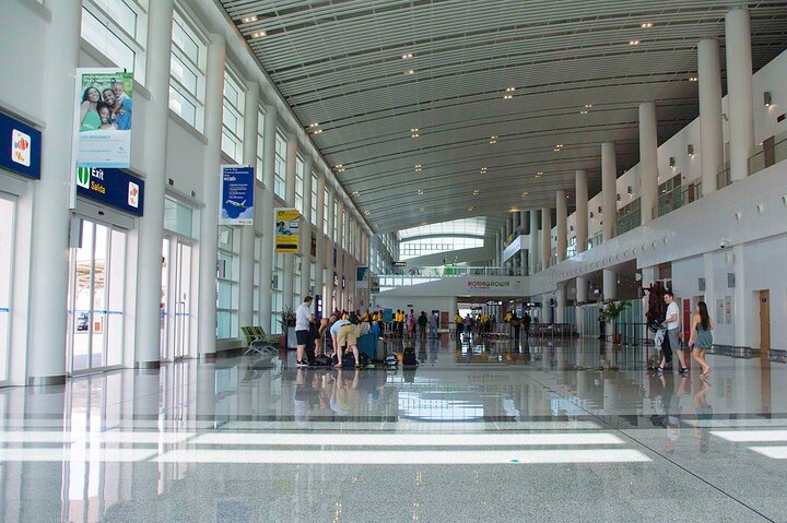 Round-Trip Transfer between Antigua Airport and Antigua Hotels