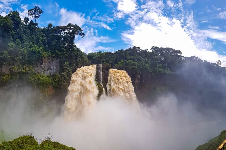 Visit of the Ekom Nkam waterfalls from Douala