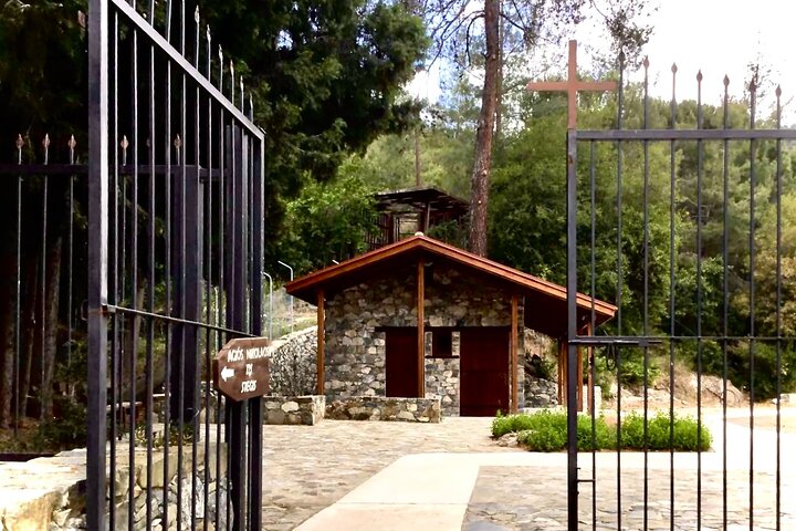Full-Day Tour UNESCO Churches and Kalopanayiotis in Cyprus