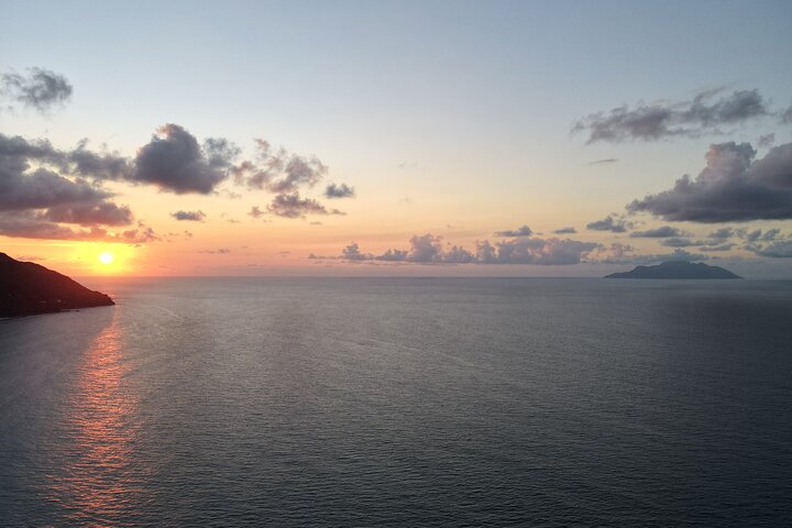 Seychelles Island Tour (PRIVATE 4 hours or 8 Hours)