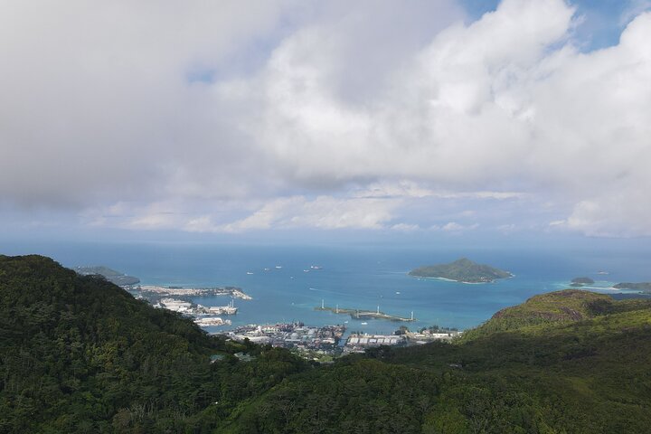 Seychelles Island Tour (PRIVATE 4 hours or 8 Hours)