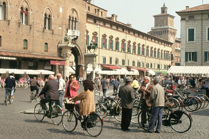 Discover Ferrara city centre