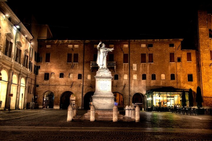 Discover Ferrara city centre