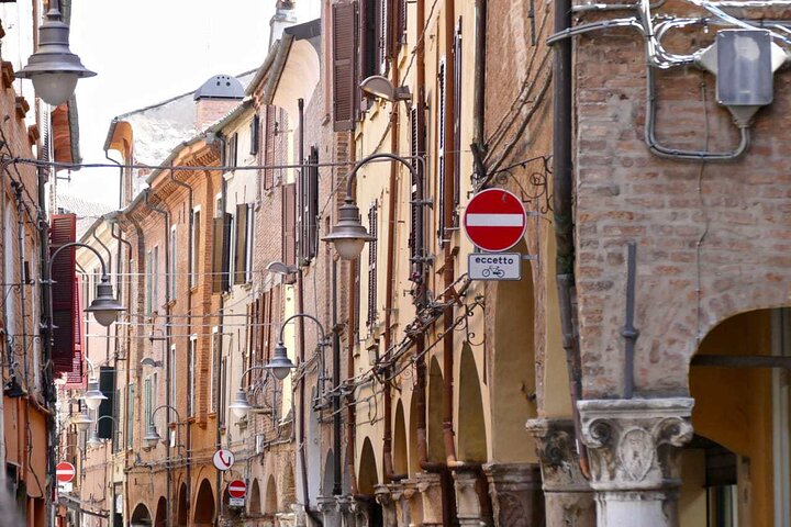 Discover Ferrara city centre
