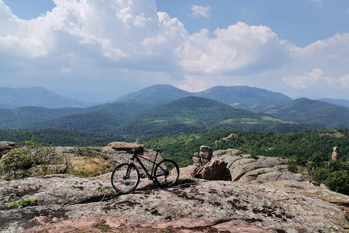 3-Day Private Tour Wine and E-Biking in Northwest Bulgaria