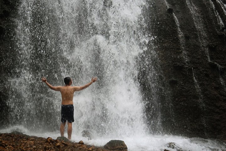 1 Day - ULTIMATE TOUR Tumpak Sewu Waterfall and Goa Tetes cave // 07:30 - 17:30
