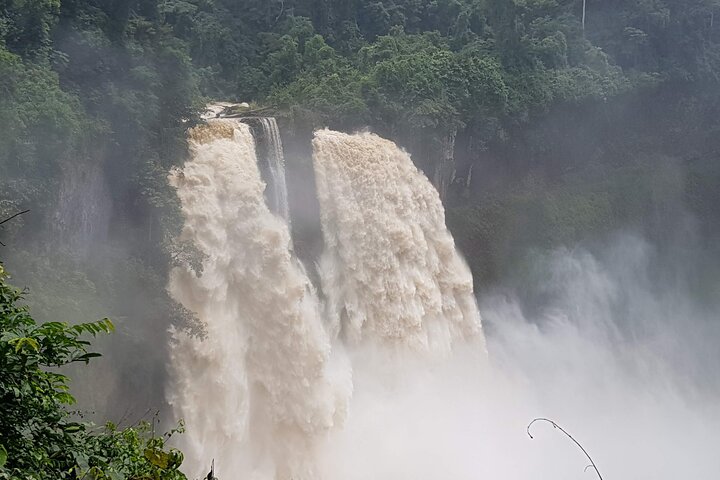 Visit of the Ekom Nkam waterfalls from Douala
