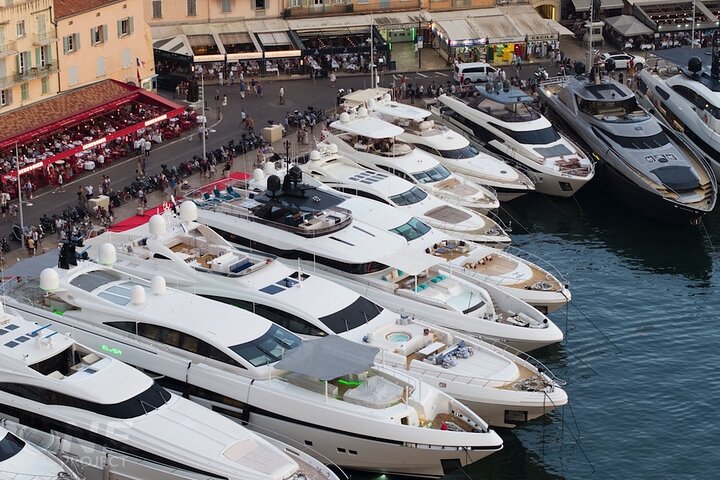 11 HRS Private Tour to ST TROPEZ from MARSEILLE , AIX by lux VAN