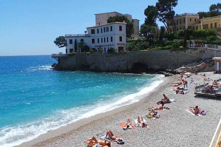 5-Hour Private Sightseeing Tour of the Provence from Marseille in Luxury Car