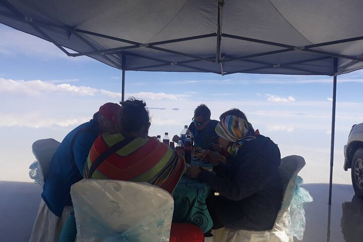 Salar de Uyuni with Lodging - 2 full days - With Minor Lagoons