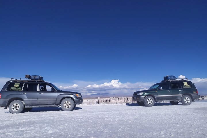 Salar de Uyuni with Lodging - 2 full days - With Minor Lagoons
