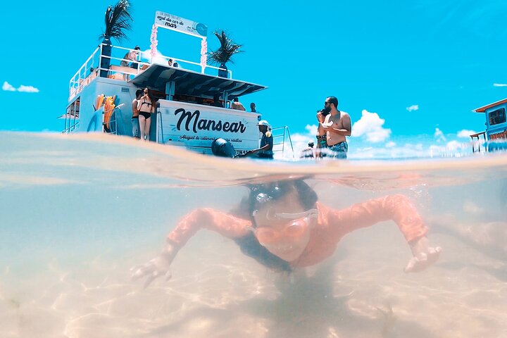 Catamaran trip to Areia Vermelha Island with transfer
