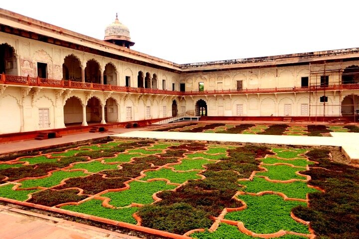 Private 2-Day Tour to The Taj Mahal and Agra with Both Side Commercial Flights