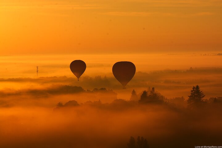 Hot Air Balloon Flight over the castle of Chenonceau / France