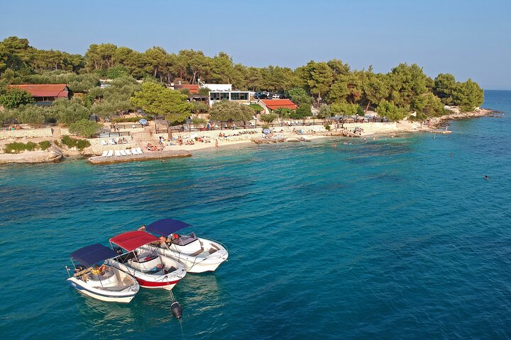 Half Day Speedboat Tour to Three Islands from Trogir