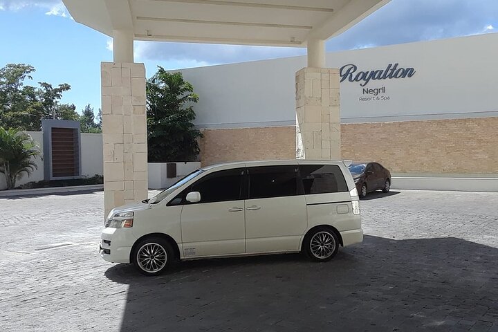 Kingston Private Airport Transfer - Norman Manley Airport to Negril or Montego