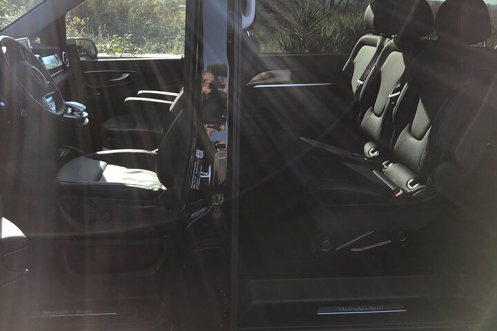 Fiumicino Airport private transfers with luxury Mercedes van