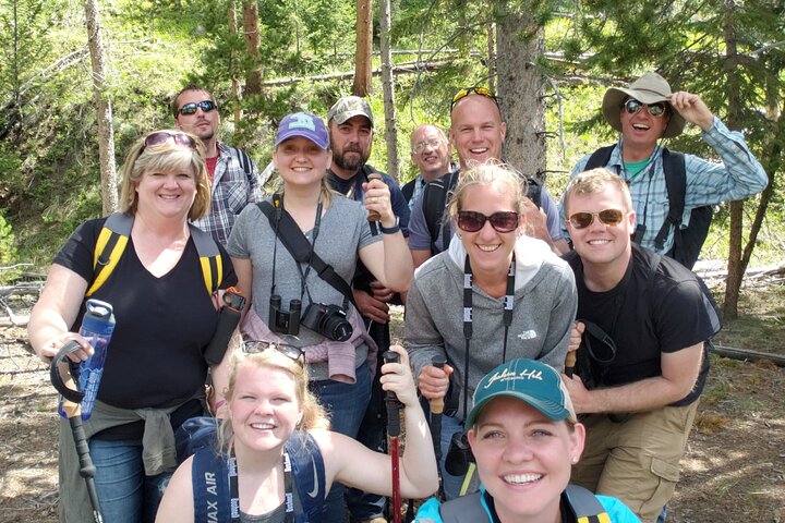 Lamar Valley Safari Hiking Tour with Lunch