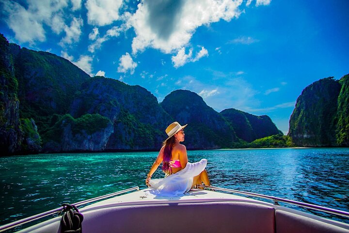 Discover Maya Bay at Dawn: Avoid the Phi Phi Crowds