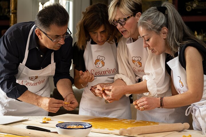 Private cooking class with lunch or dinner in Pescara