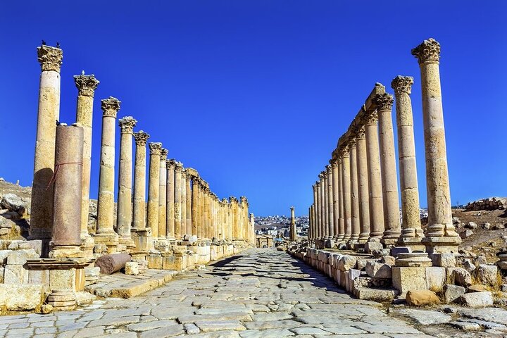 Jerash and Dead Sea with Resort Access & Lunch